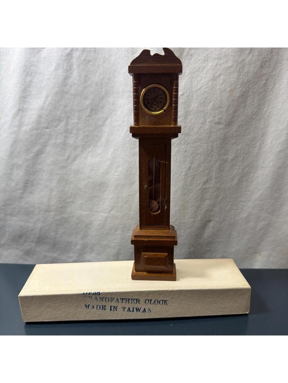 Dollhouse Miniature Grandfather Clock 1:12 Scale Wooden Vintage